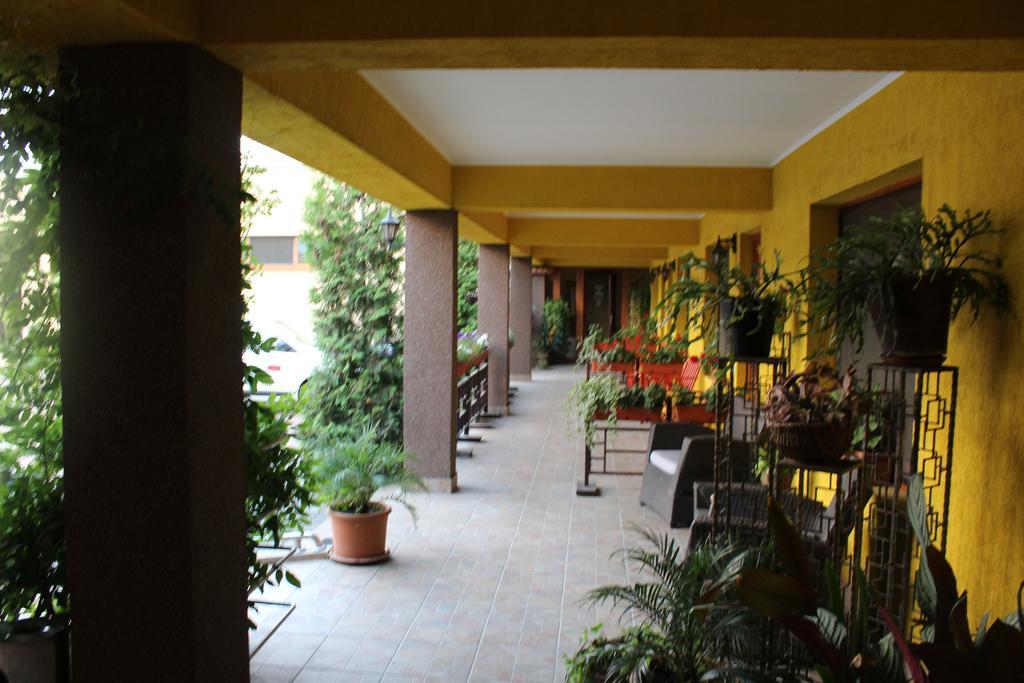 Motel Select Satu Mare Exterior photo